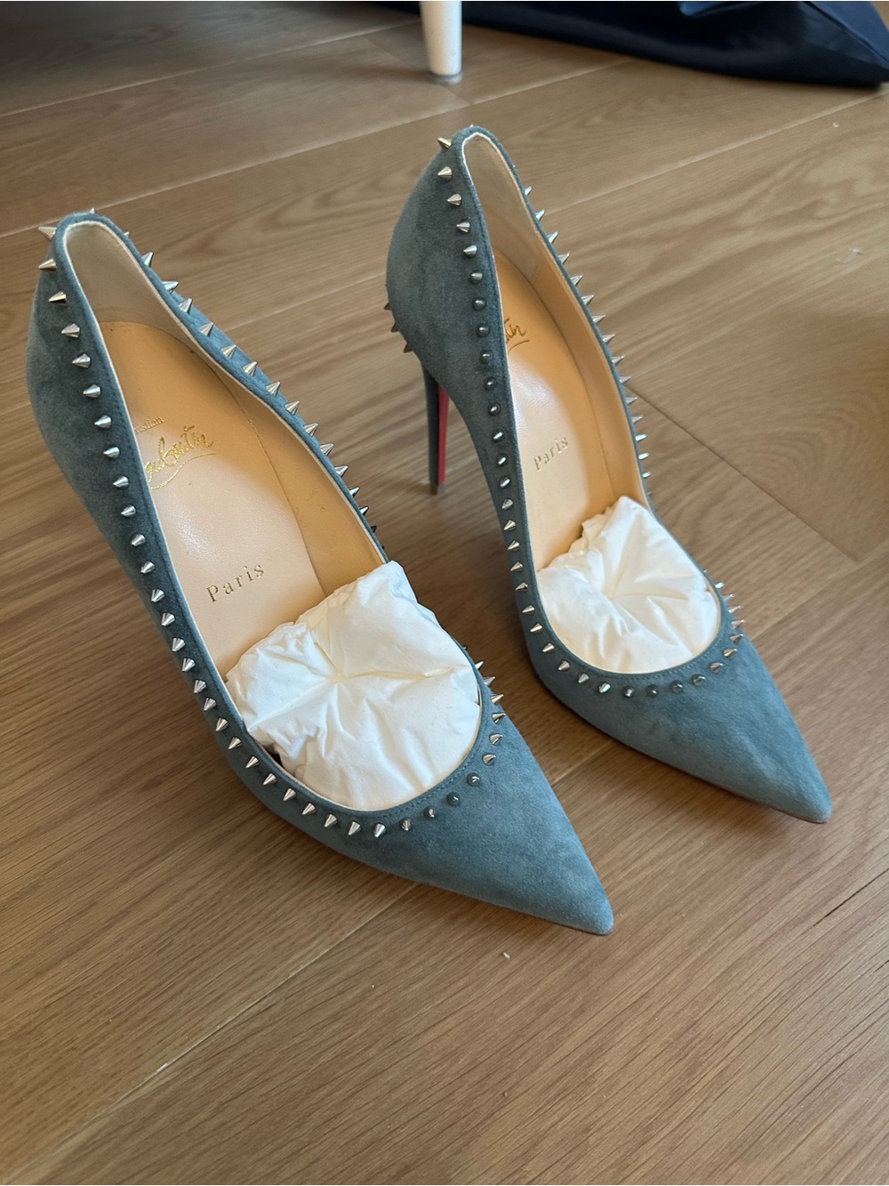 NEW Christian Louboutin Anjalina 100 Suede Spike Pumps EU 39 US 9